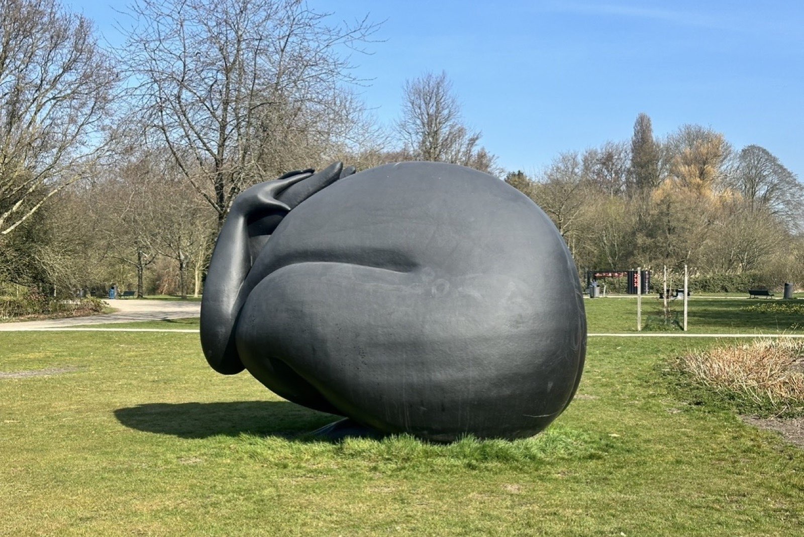 Een sculptuur in het Flevopark