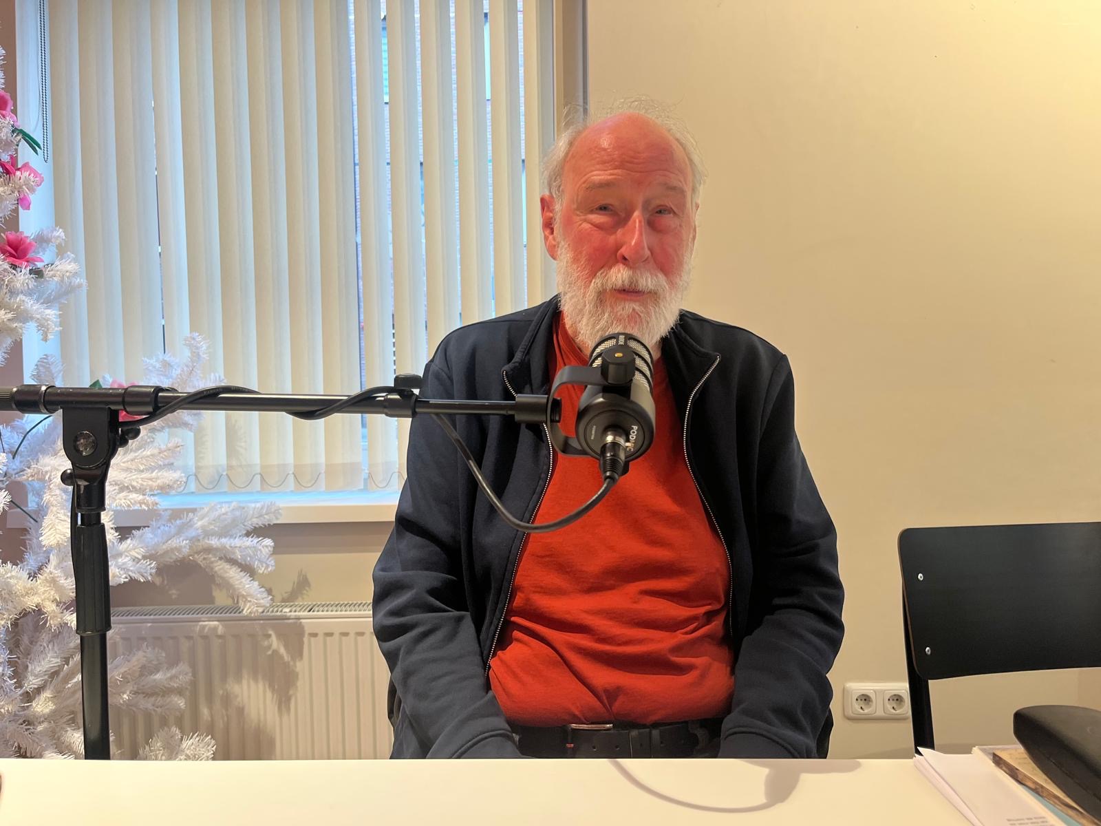 Frits Slicht tijdens een opname voor De Joodse Stad