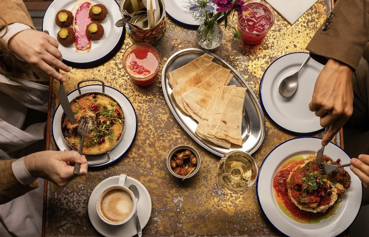 Een gedekte tafel bij Nara Nara: gerechten om te delen
