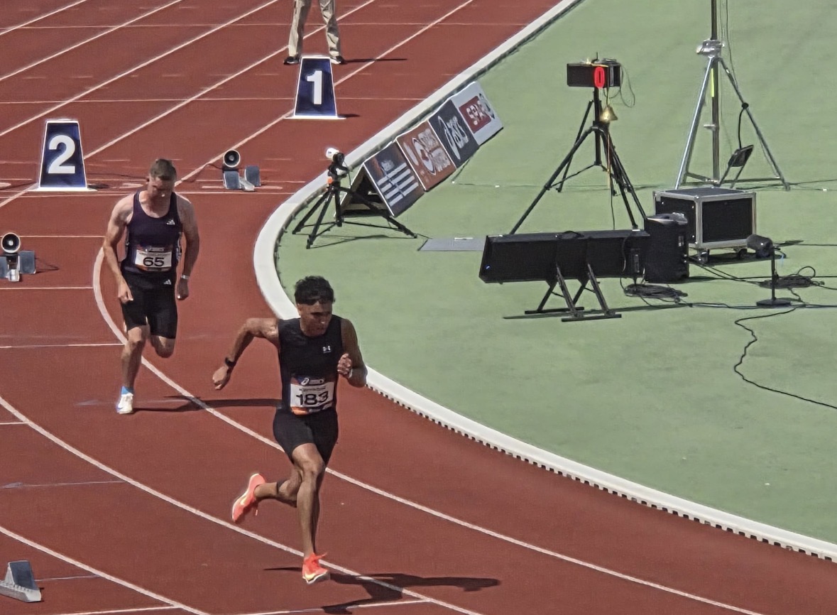 Aymane Kwyasse op de 400 meter horden tijdens het NK Atletiek