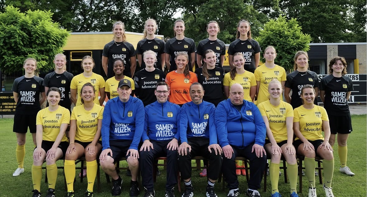 Het vrouwenteam van DVVA op de teamfoto